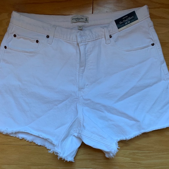 White denim Abercrombie shorts - Picture 4 of 4
